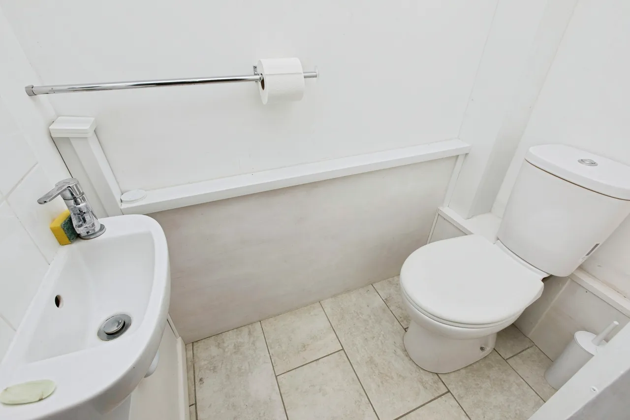 Holt Avenue, Alvaston, DE24, photo 5