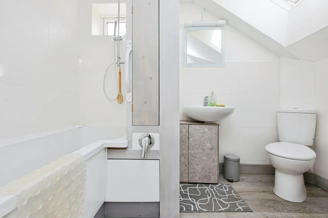 Holt Avenue, Alvaston, DE24, photo 9