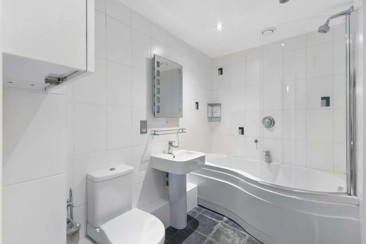 Royal Parade, Cheltenham, Gloucestershire, GL50 3AY, photo 11