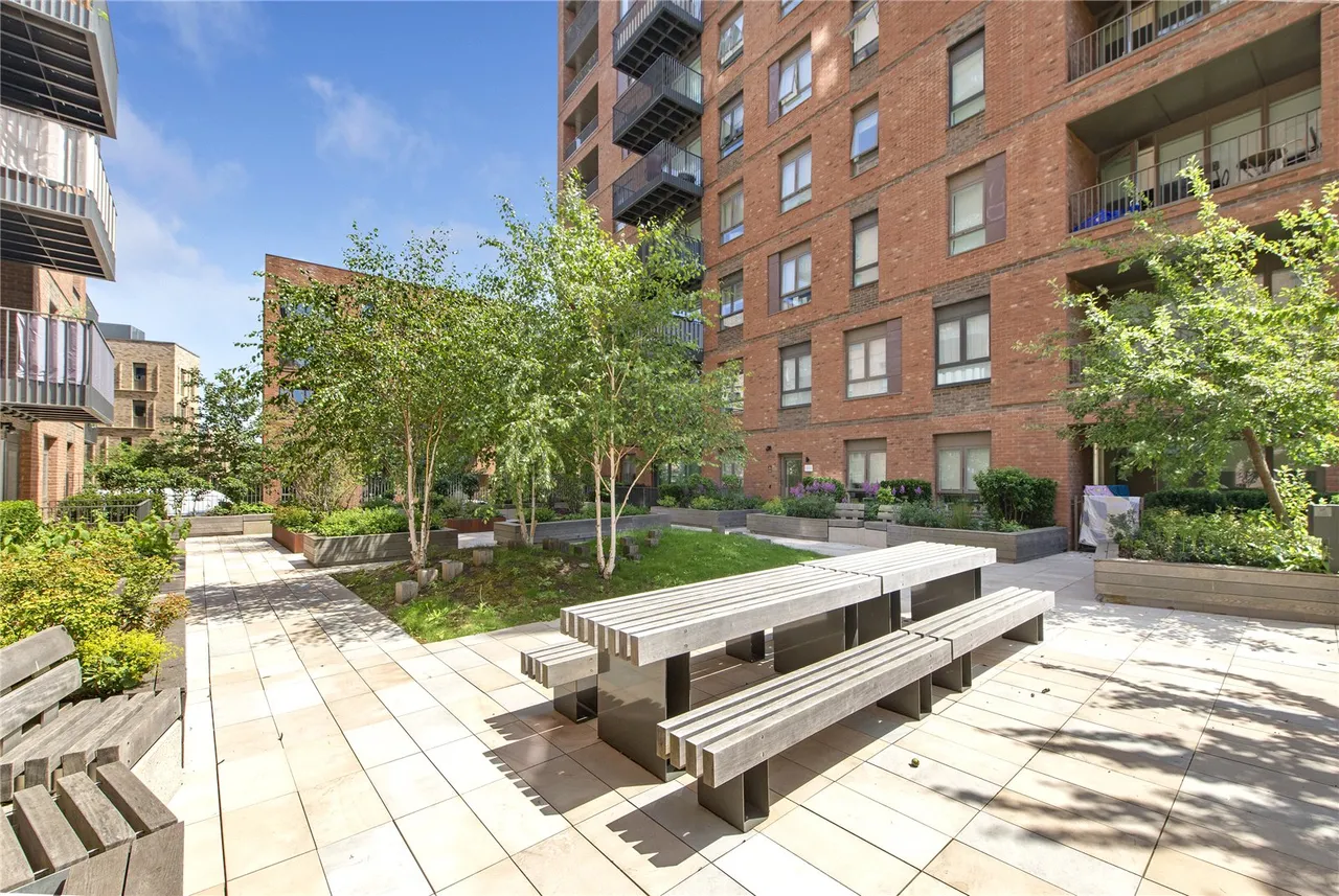 Mary Neuner Road, London, N8 0FA, photo 7