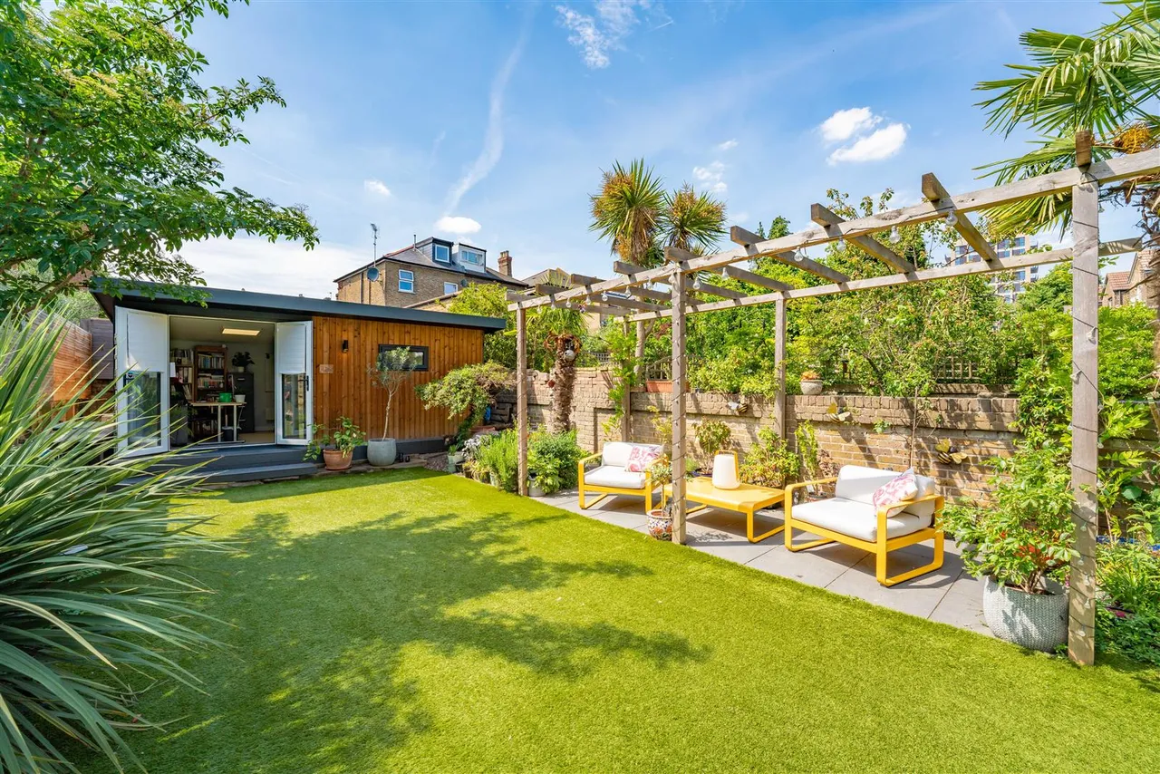 Broughton Road, West Ealing, photo 16