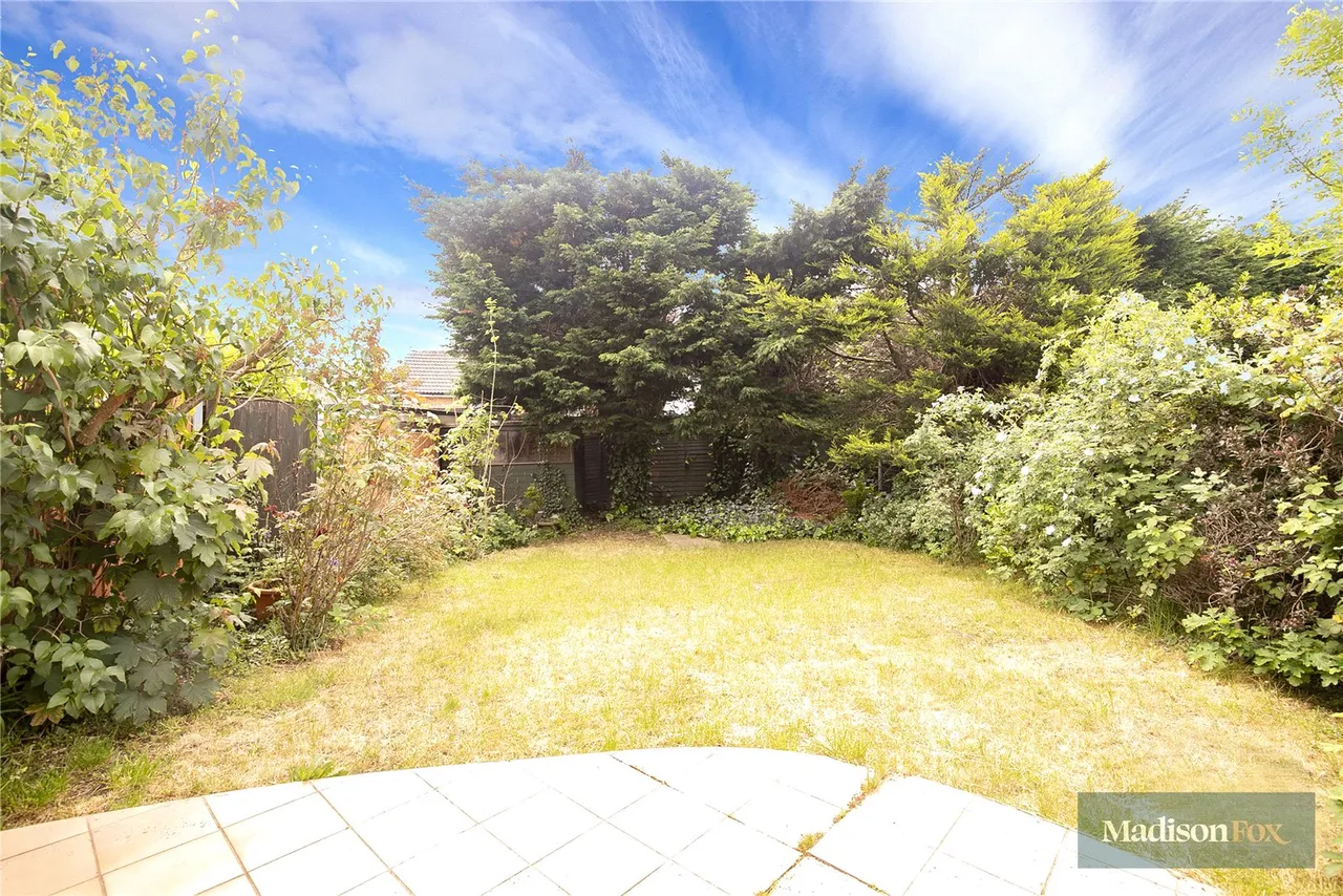 Alderton Rise, Loughton, IG10, photo 22