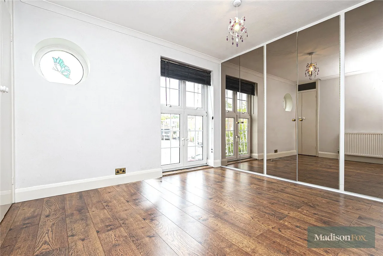 Alderton Rise, Loughton, IG10, photo 16