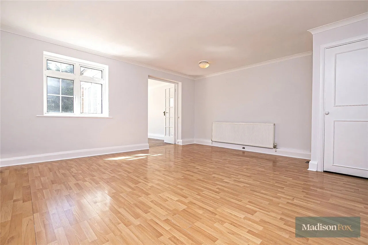 Alderton Rise, Loughton, IG10, photo 4