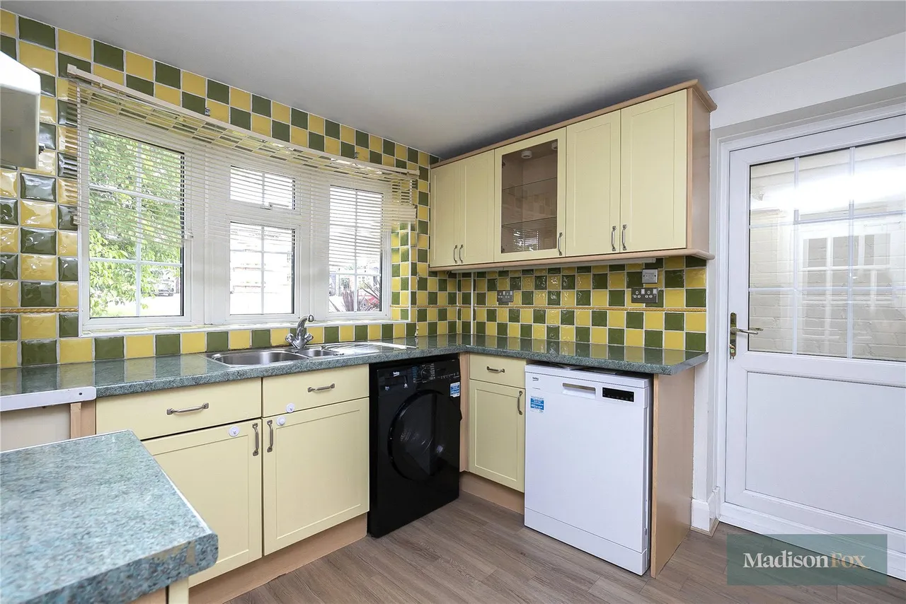 Alderton Rise, Loughton, IG10, photo 9