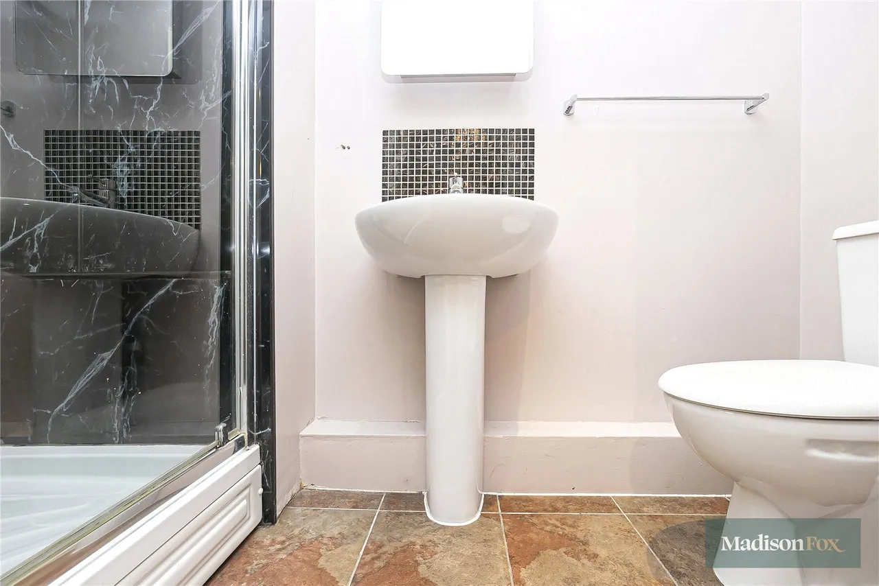 Alderton Rise, Loughton, IG10, photo 13