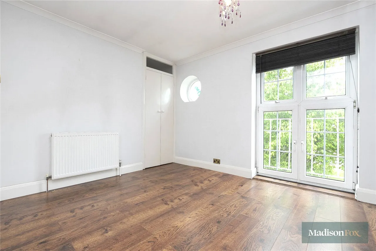 Alderton Rise, Loughton, IG10, photo 17