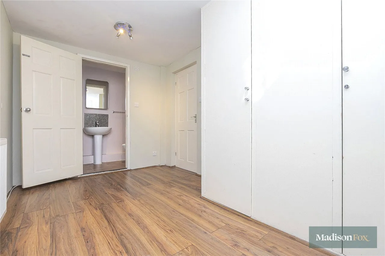 Alderton Rise, Loughton, IG10, photo 12