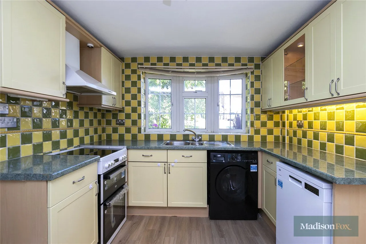Alderton Rise, Loughton, IG10, photo 8