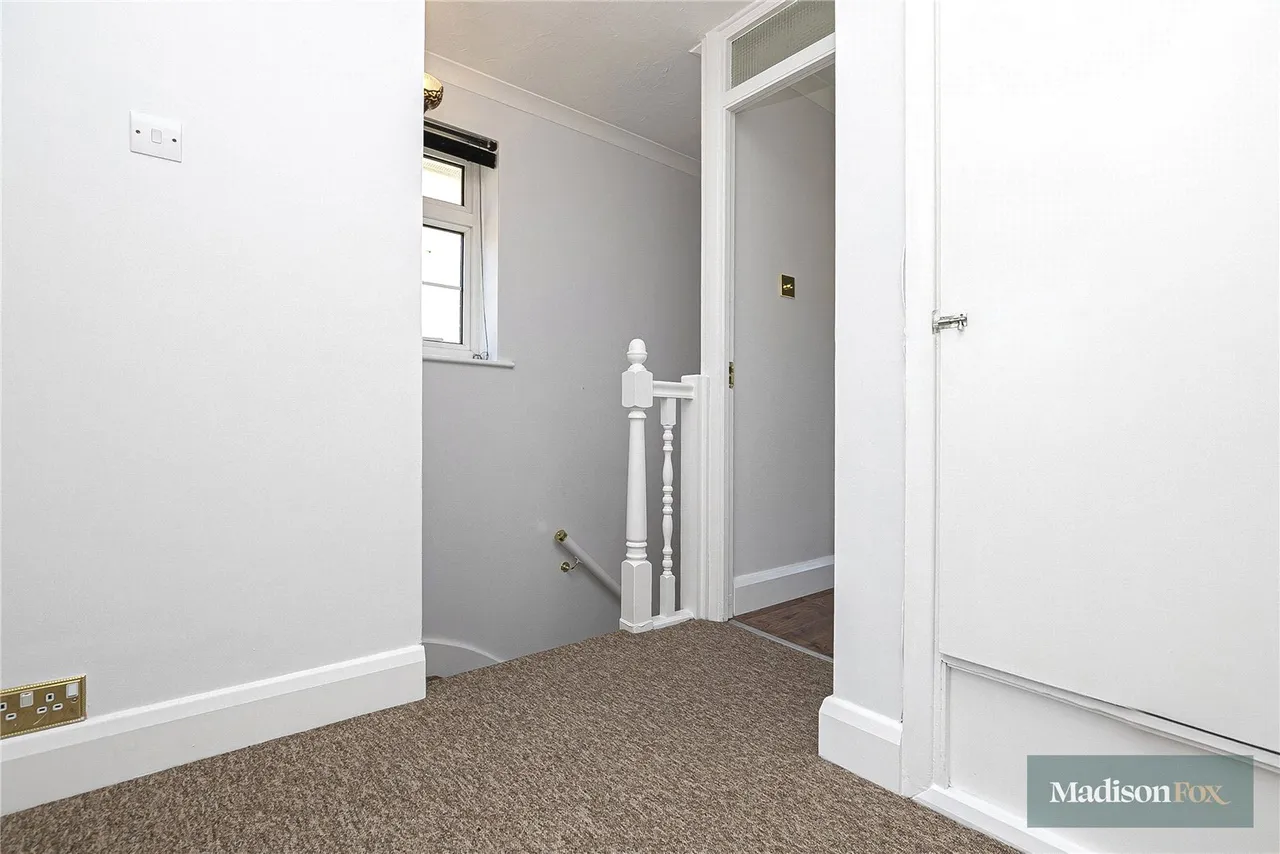 Alderton Rise, Loughton, IG10, photo 15