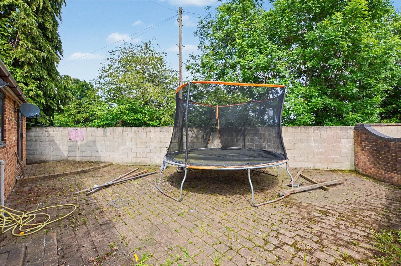 Aberford Road, Stanley, WF3, photo 17