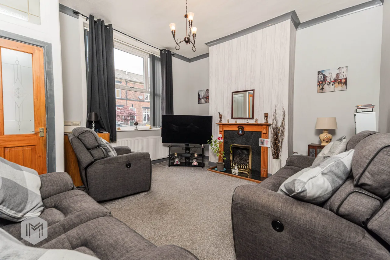 Fenton Street, Bury, BL8 1LU, photo 2