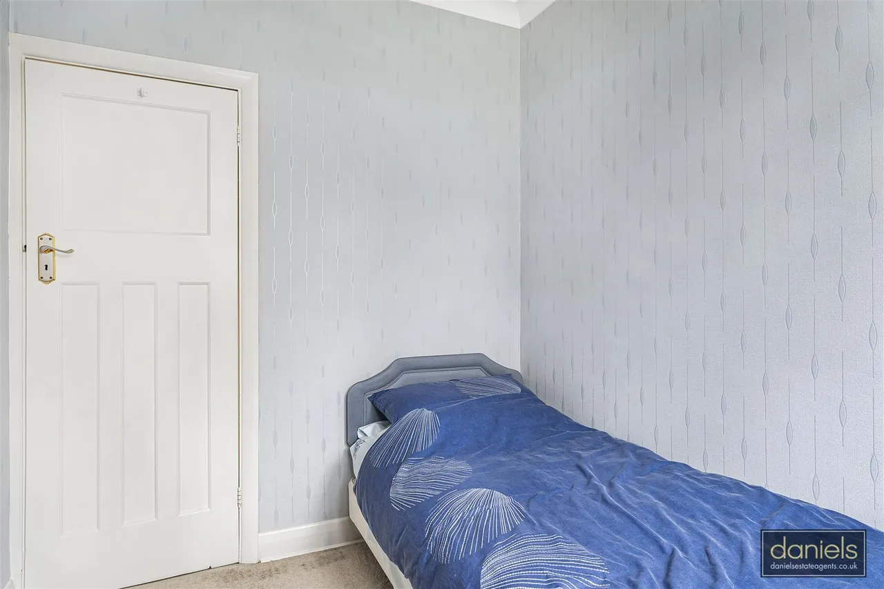 Whitton Avenue West, Greenford, UB6, photo 9