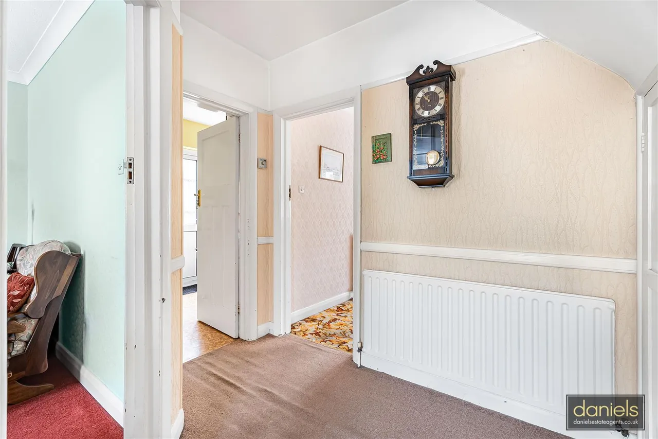 Whitton Avenue West, Greenford, UB6, photo 10