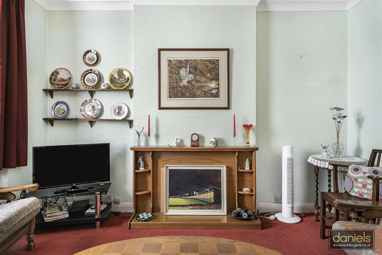 Whitton Avenue West, Greenford, UB6, photo 5