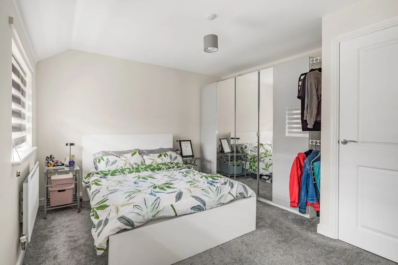 Honeysuckle Avenue, Leckhampton, GL53, photo 7