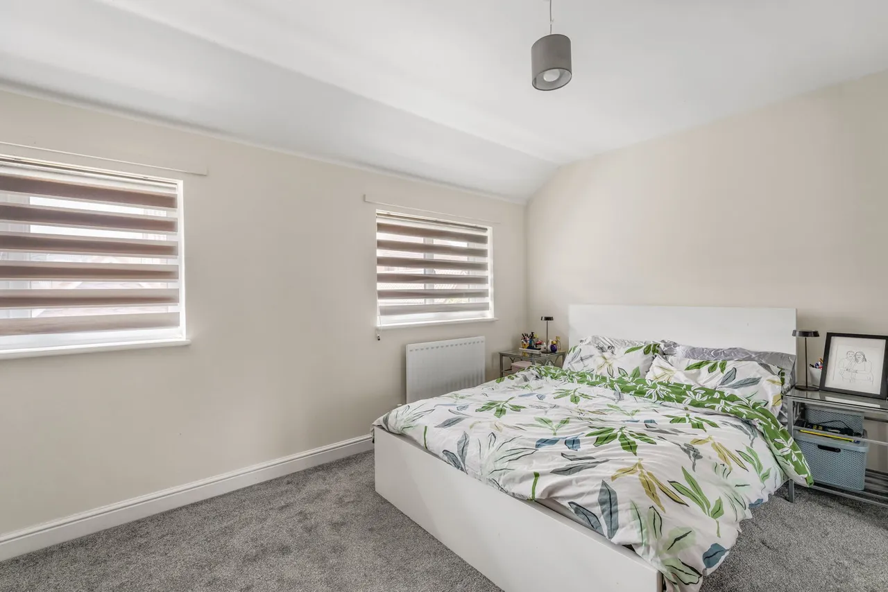 Honeysuckle Avenue, Leckhampton, GL53, photo 6
