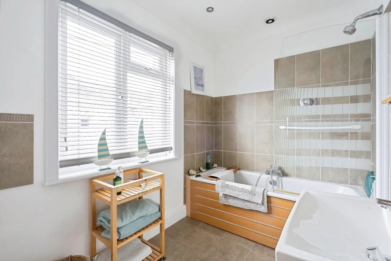 Northney Road, Hayling Island, PO11, photo 9