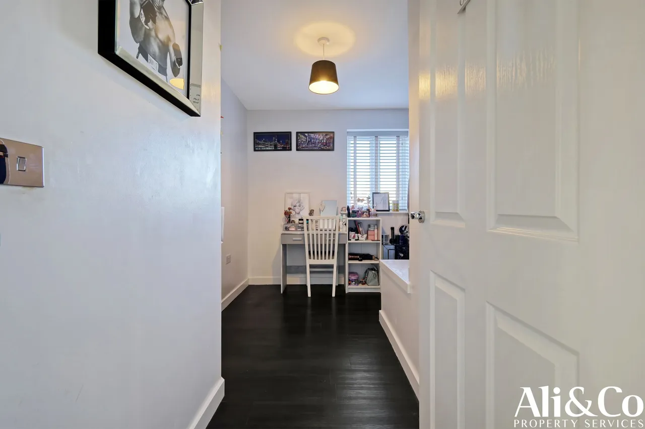 Woodside Close, Grays, Essex, RM16 2DN, photo 14
