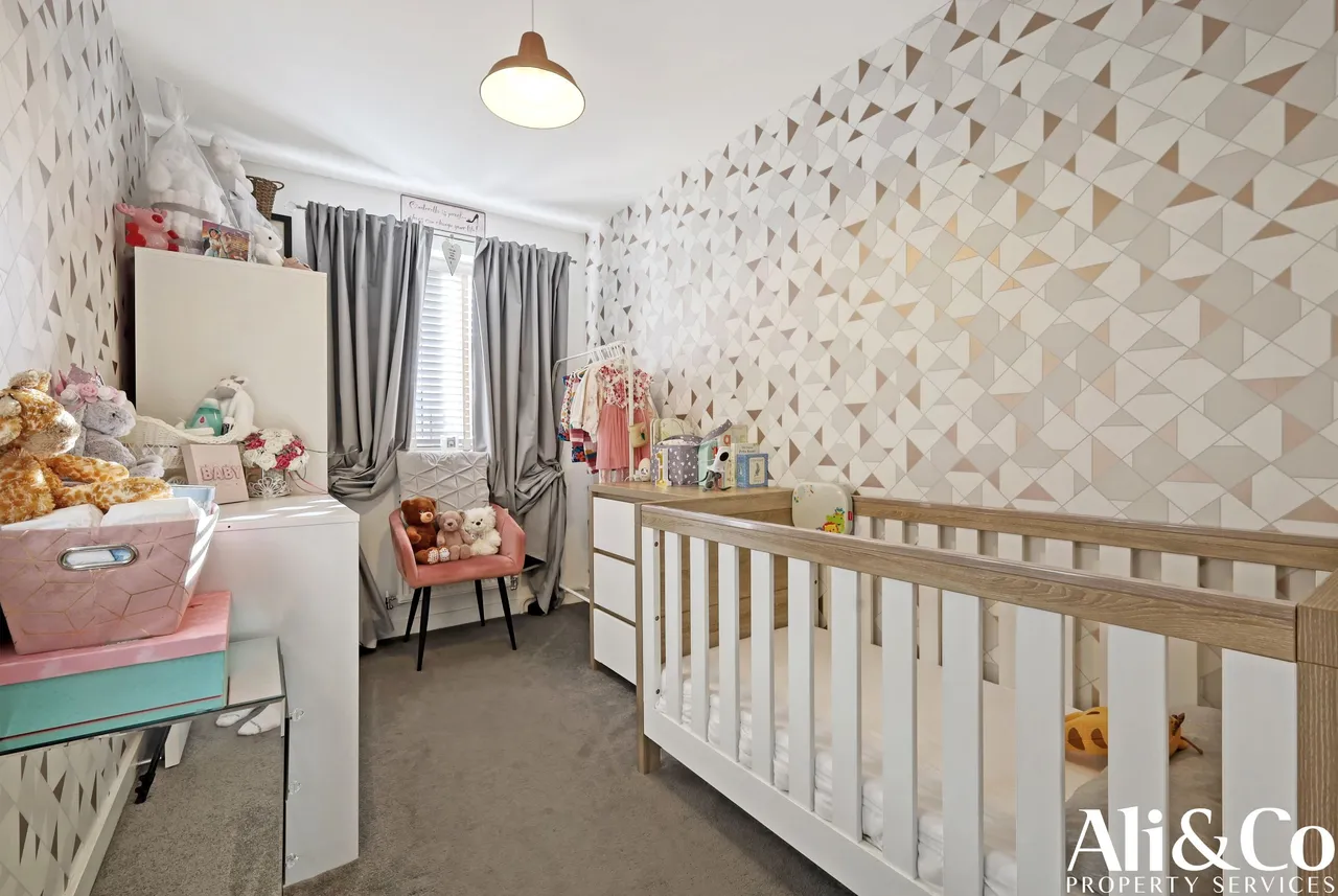 Woodside Close, Grays, Essex, RM16 2DN, photo 13