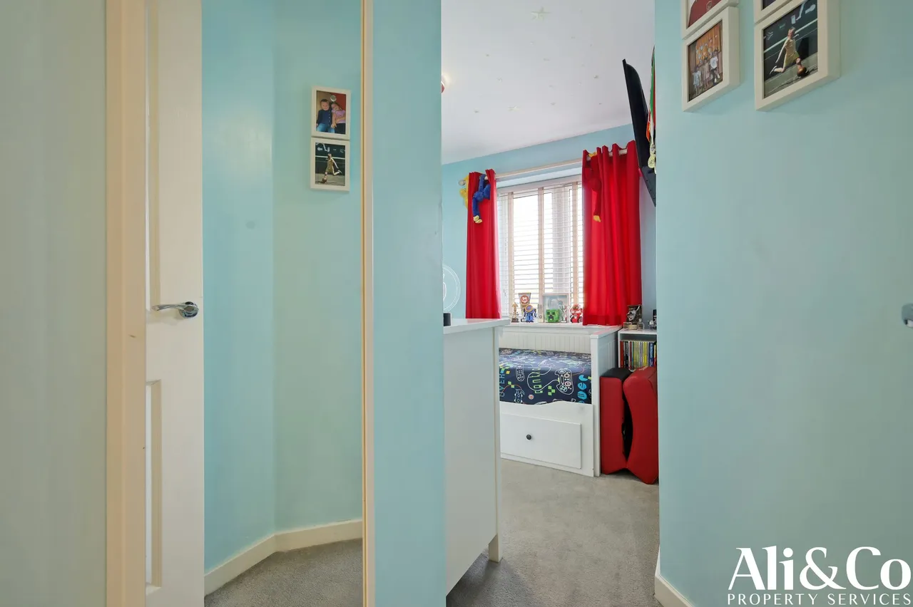 Woodside Close, Grays, Essex, RM16 2DN, photo 18