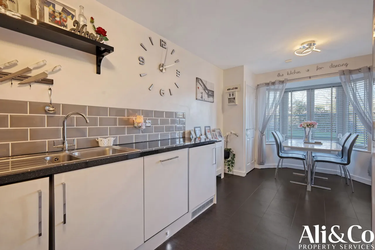 Woodside Close, Grays, Essex, RM16 2DN, photo 4