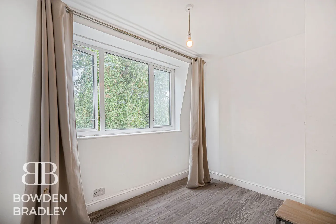 Chandlers Way, Western Court, RM1, photo 12
