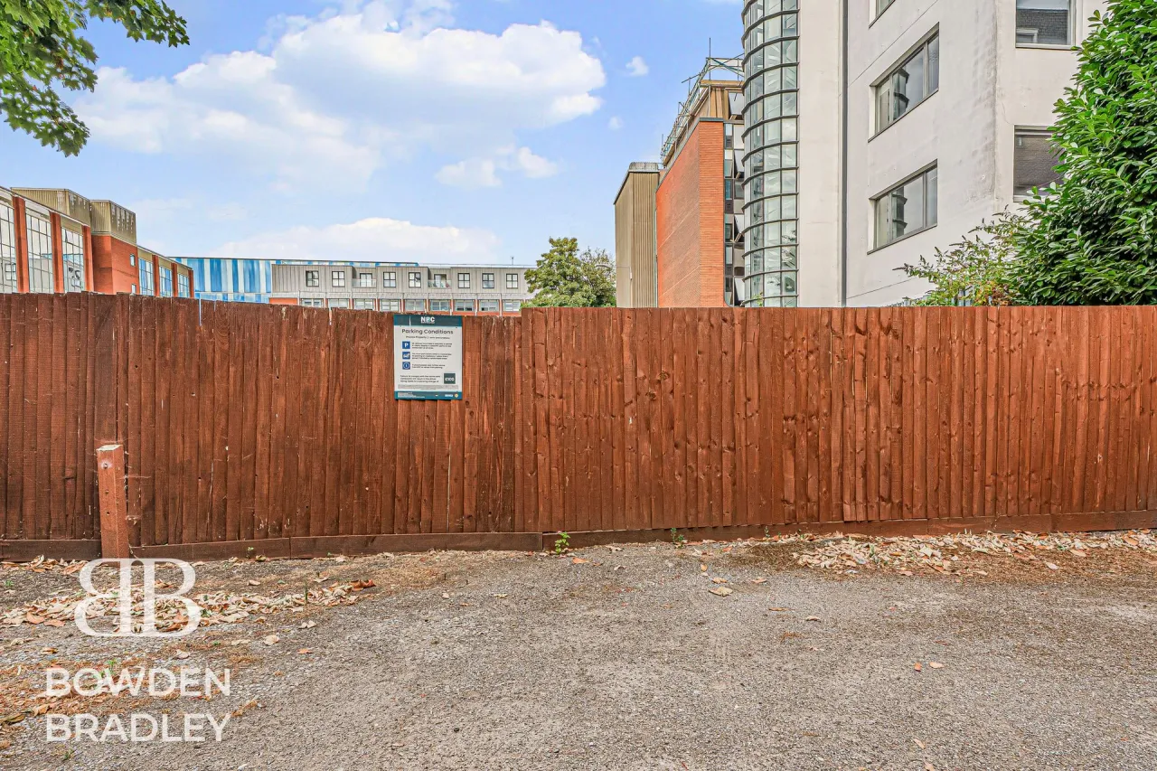 Chandlers Way, Western Court, RM1, photo 13