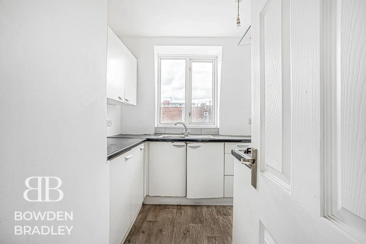 Chandlers Way, Western Court, RM1, photo 22