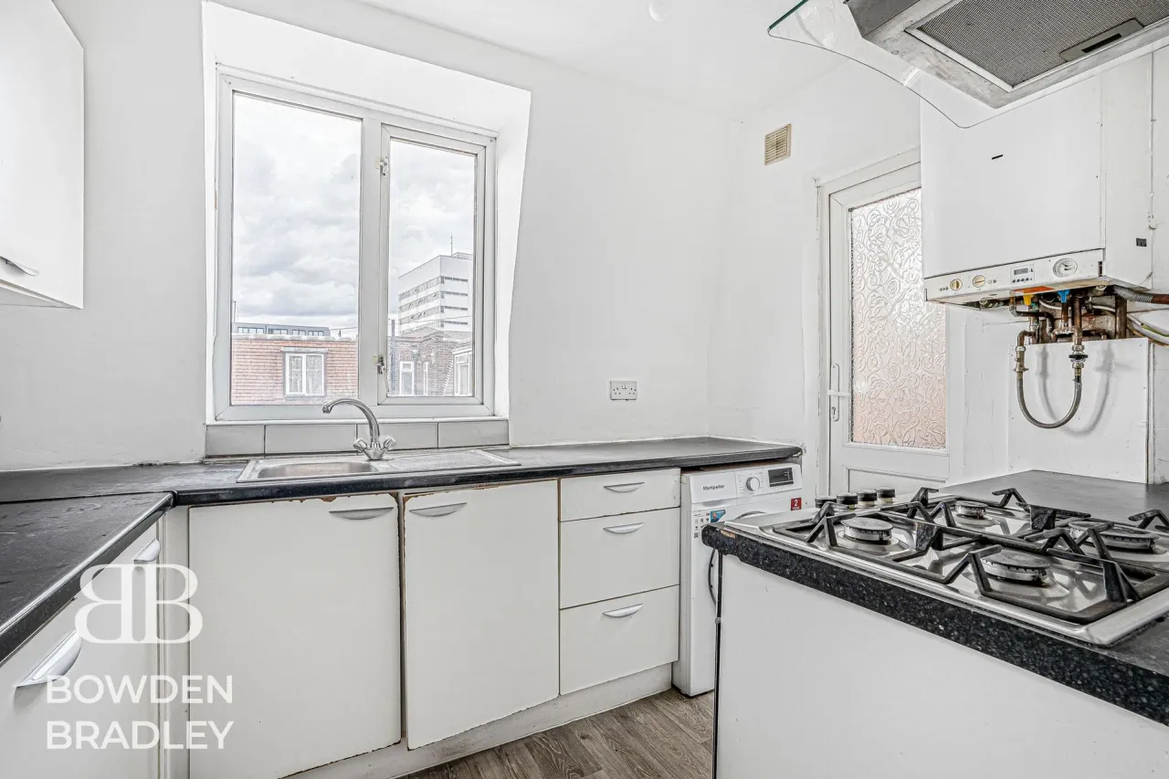 Chandlers Way, Western Court, RM1, photo 4