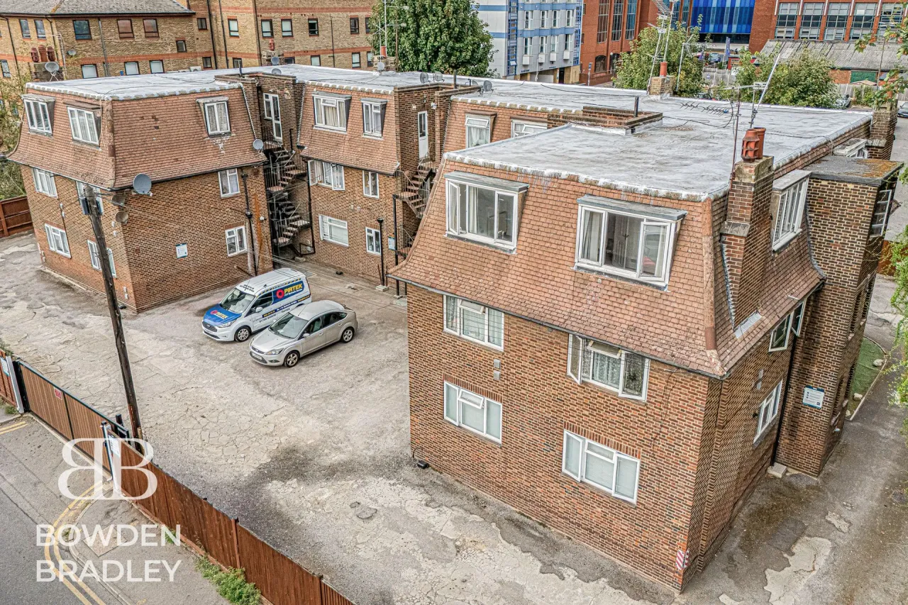 Chandlers Way, Western Court, RM1, photo 16