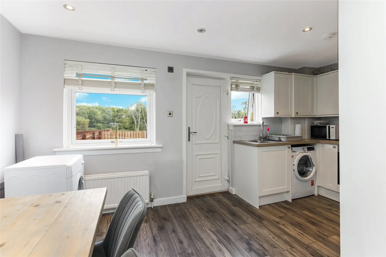 Colintraive Crescent, Glasgow, G33, photo 4