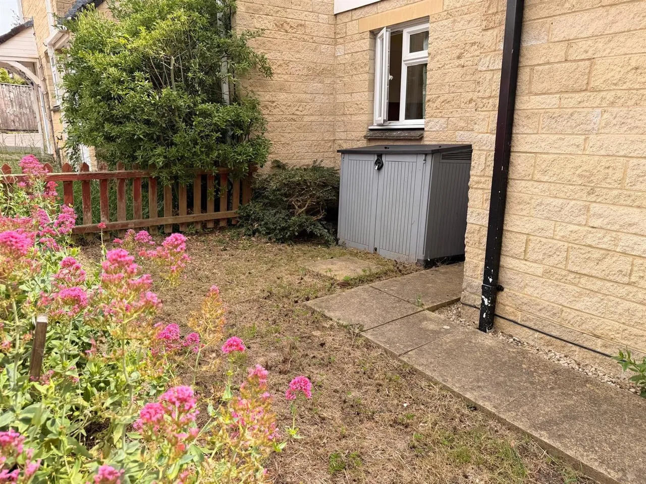 Webb Close, Pewsham, photo 9