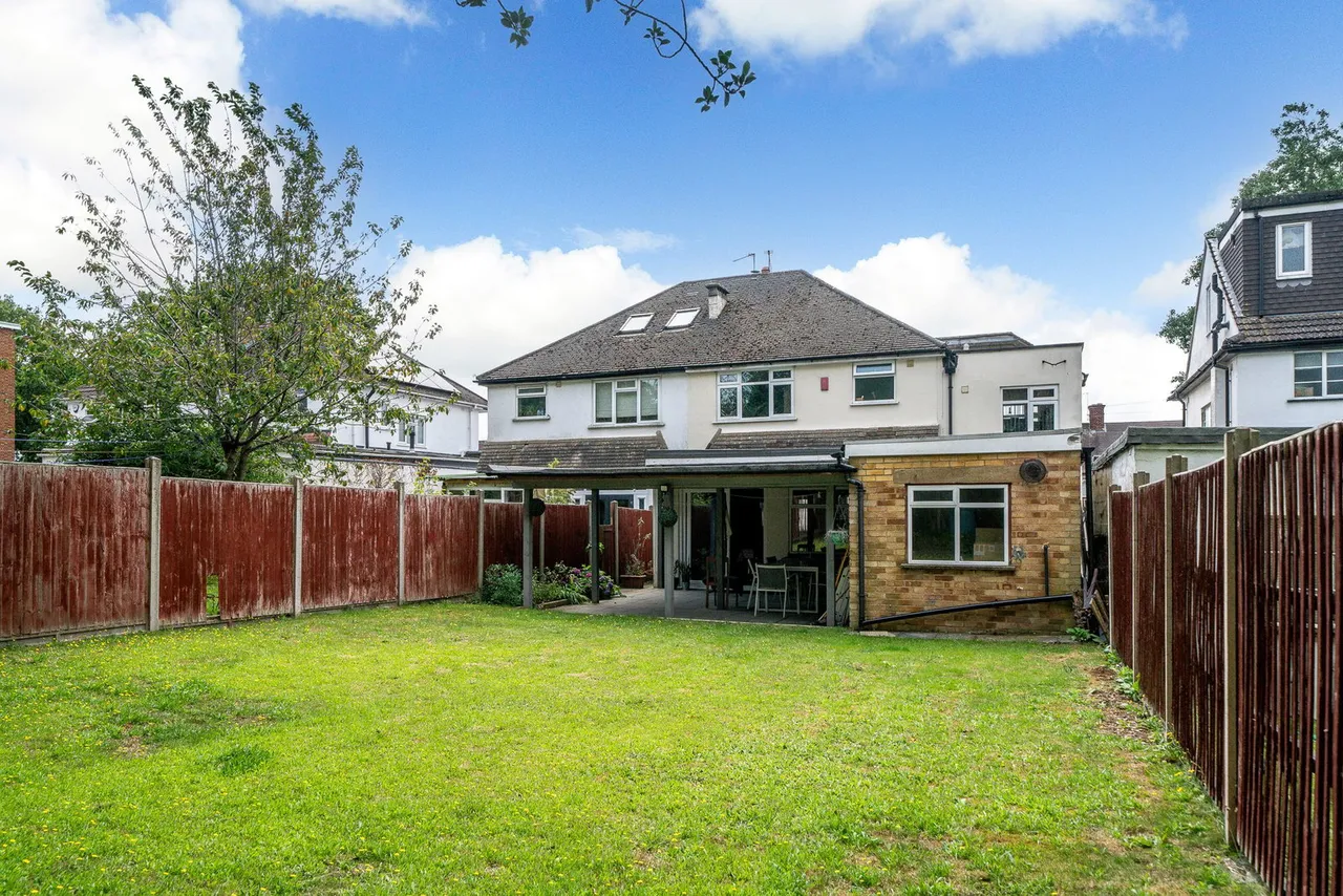 Pinner Road, Northwood, Greater London, HA6 1QS, photo 11