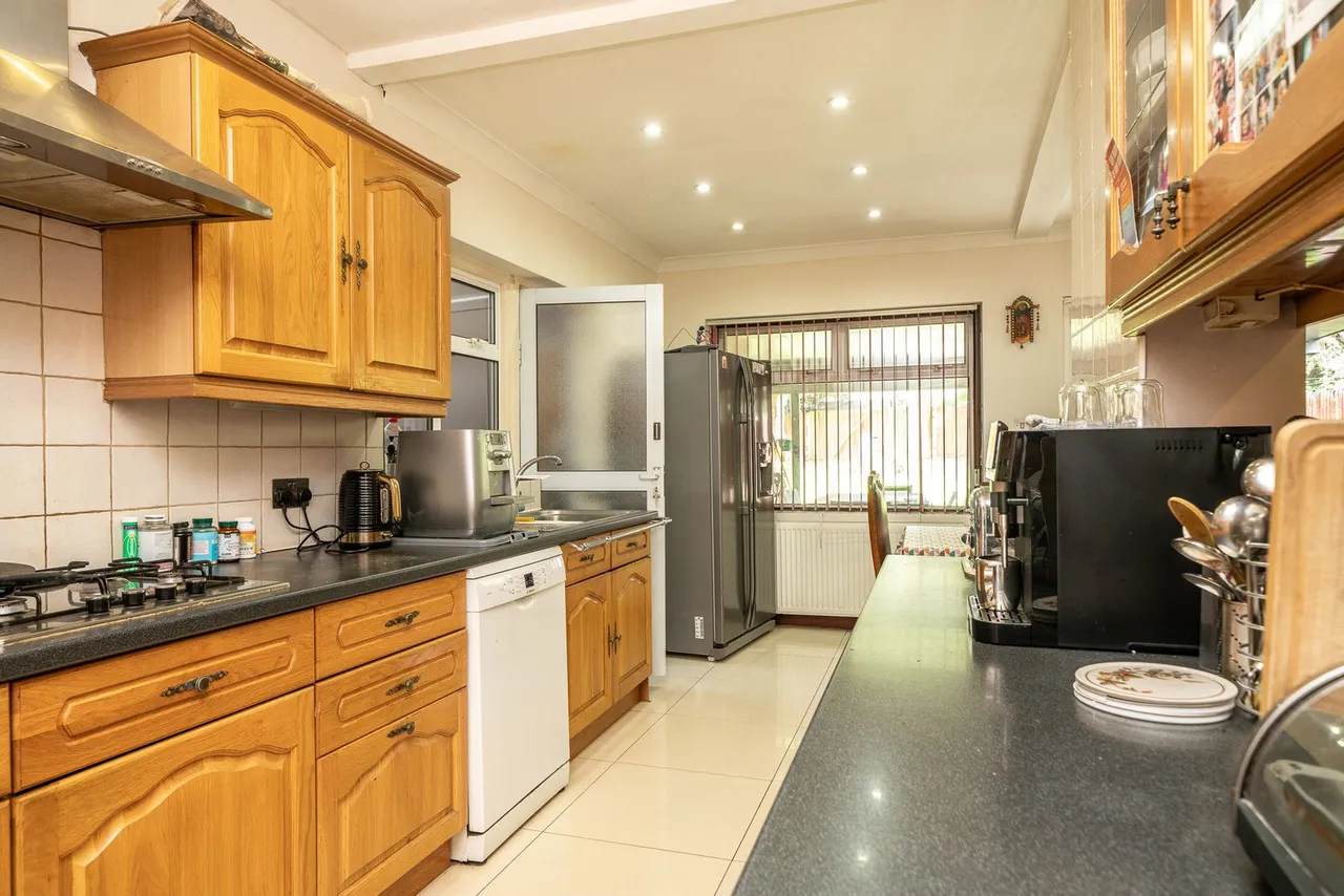 Pinner Road, Northwood, Greater London, HA6 1QS, photo 5