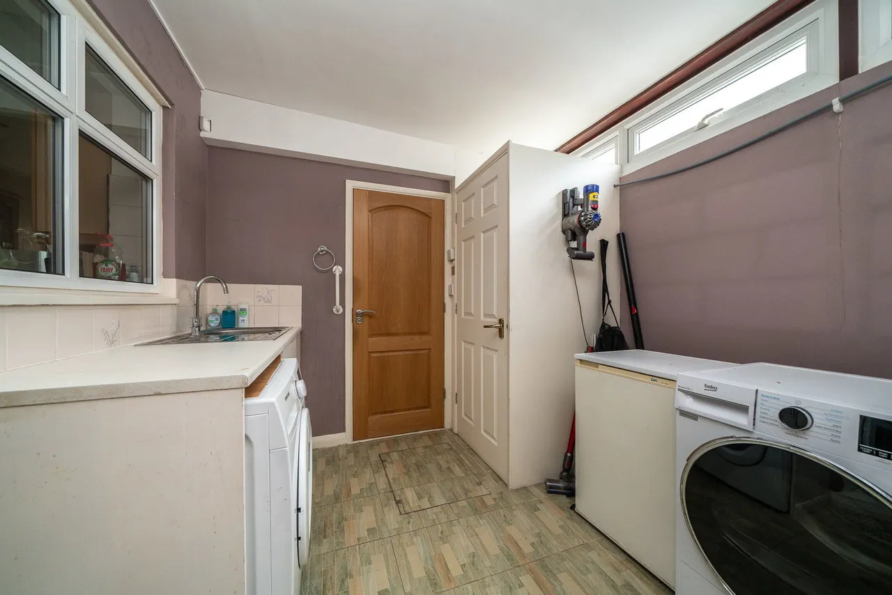 Pinner Road, Northwood, Greater London, HA6 1QS, photo 10