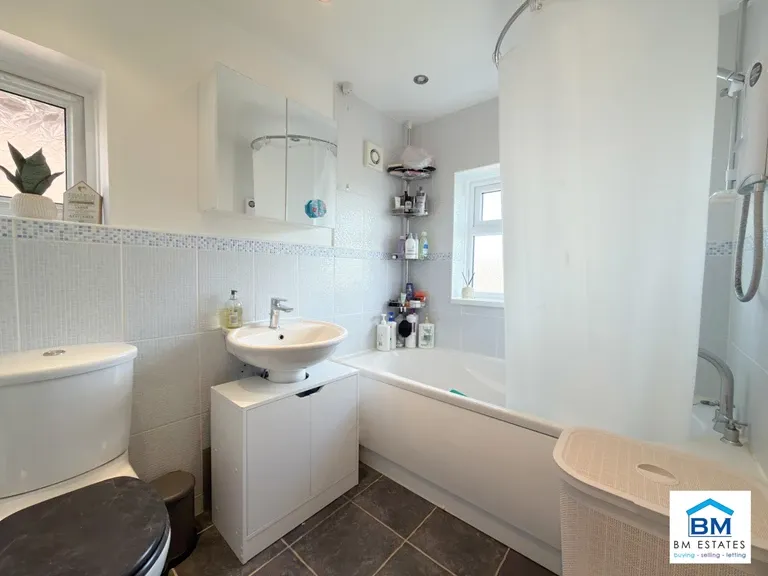 Ryegate Crescent, Birstall, LE4 3HN, photo 8