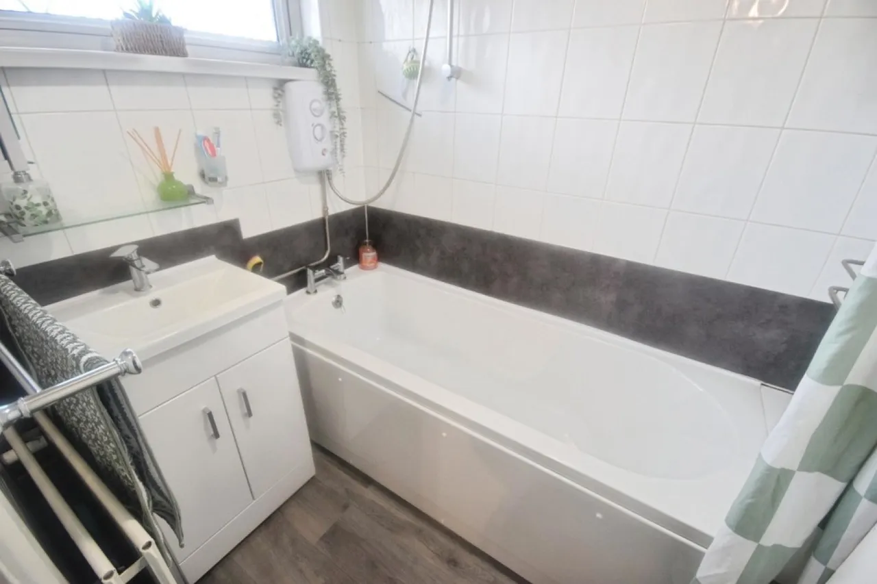 Lenton Croft, Yardley, photo 9