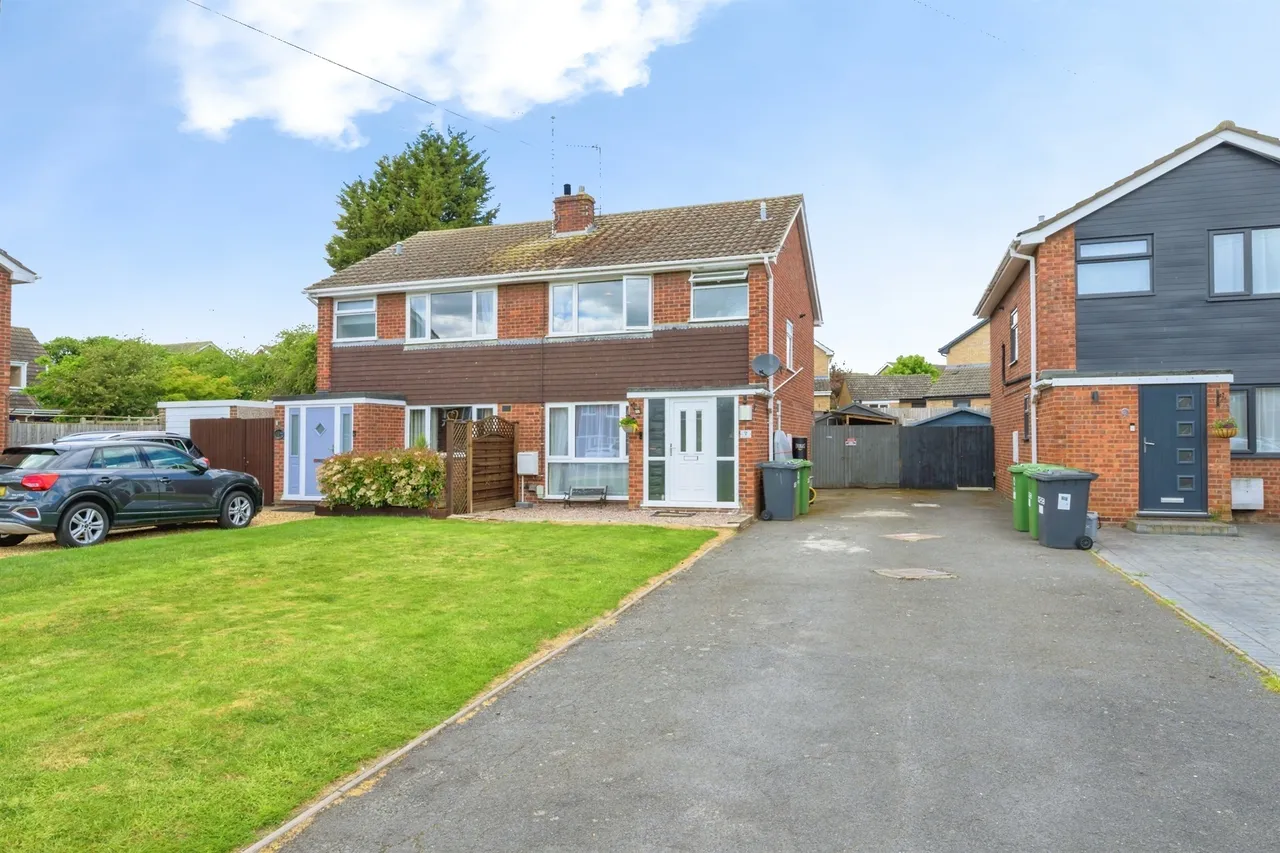 3 bed house for sale — Cromwell Way, Sawtry, Huntingdon