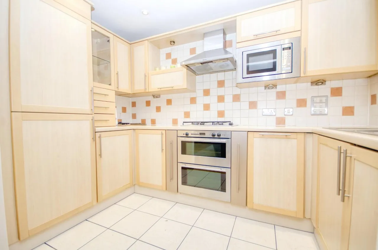 Charter House, 85 Canute Road, Ocean Village, Southampton, SO14 3FY, photo 4