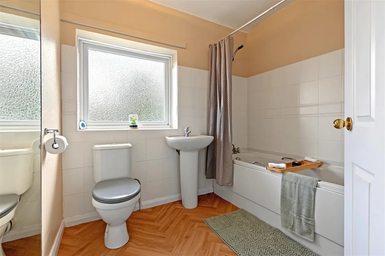 Longmead Drive, Nottingham, NG5, photo 7
