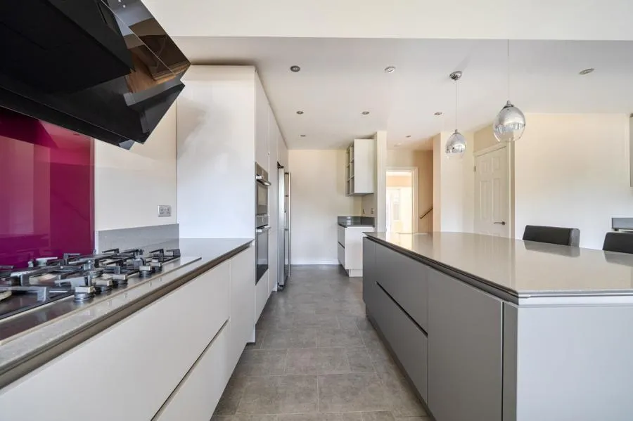 Minstead Drive, Yateley, GU46, photo 6