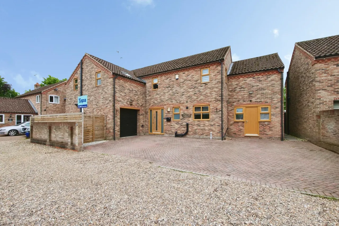 Roman Close, Hayton, YO42, photo 5