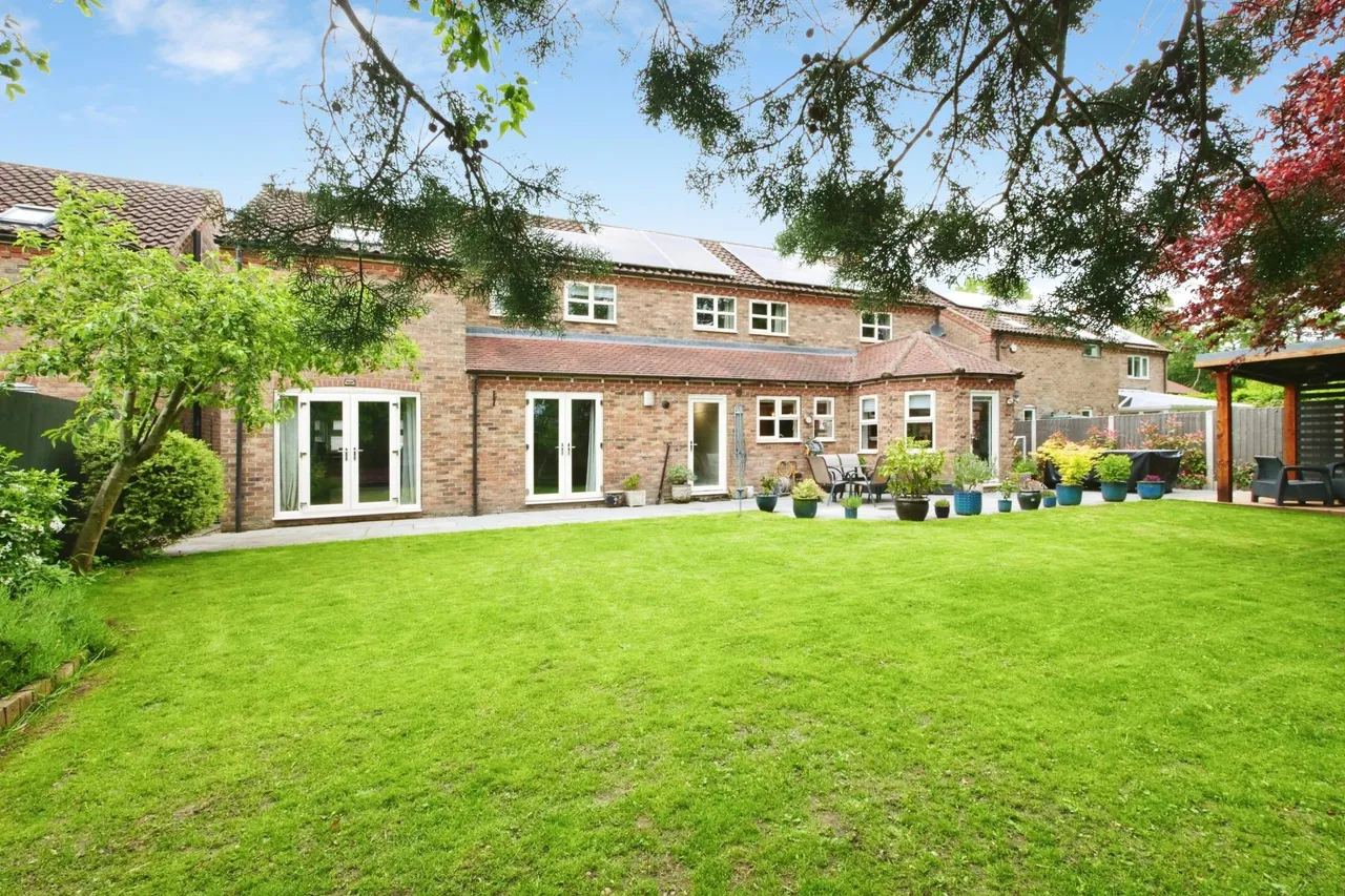 5 bed house for sale, Roman Close, Hayton, YO42