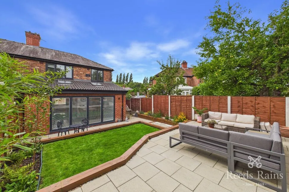3 bed house for sale, Runnymeade, Salford, M6