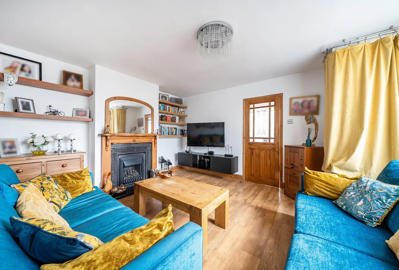 Bradley Avenue, Gloucestershire, Winterbourne, BS36 1HX, photo 2