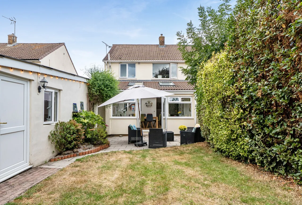 3 bed house for sale — Bradley Avenue, Gloucestershire, Winterbourne, BS36 1HX