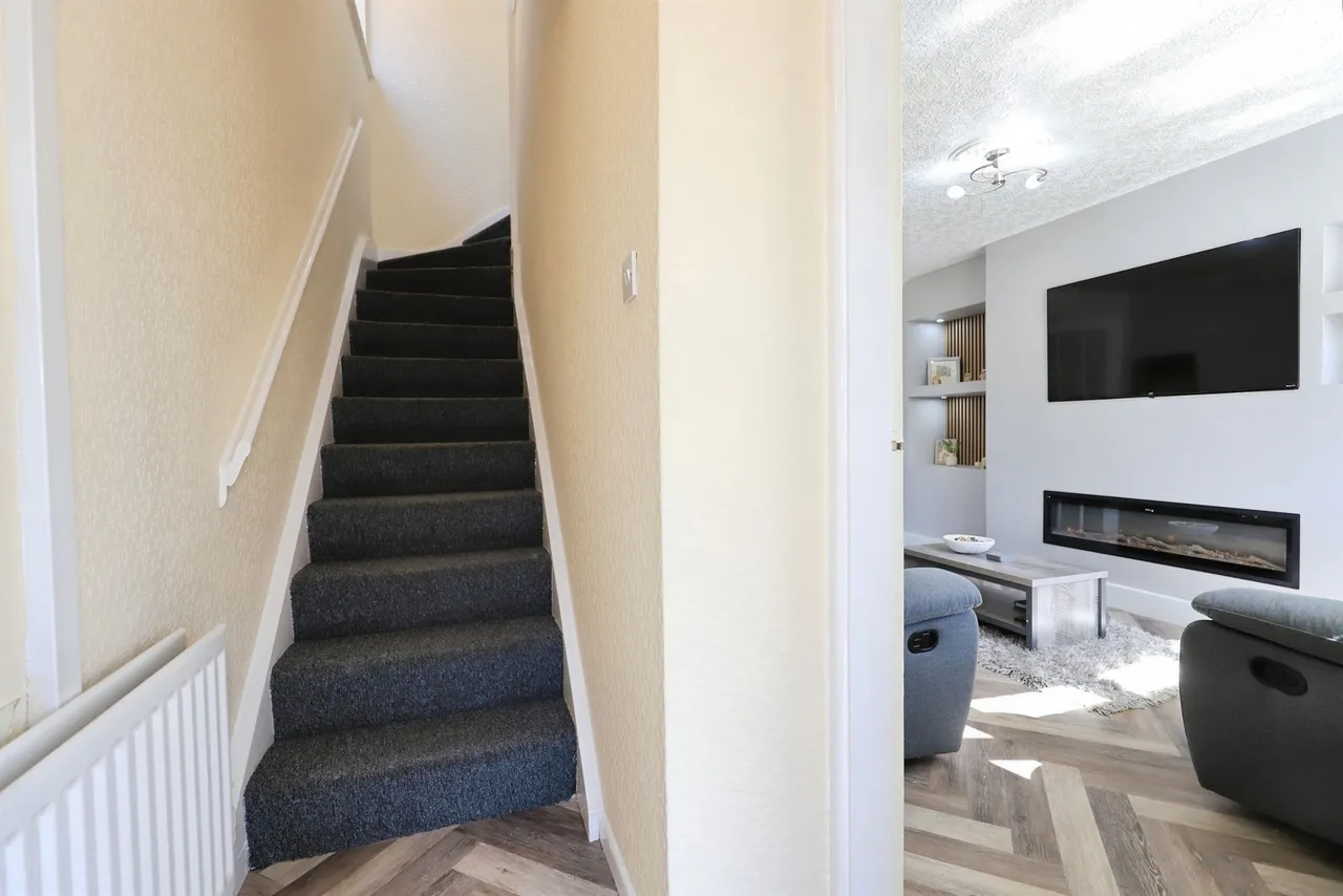 Kemsey Drive, Bilston, WV14, photo 2