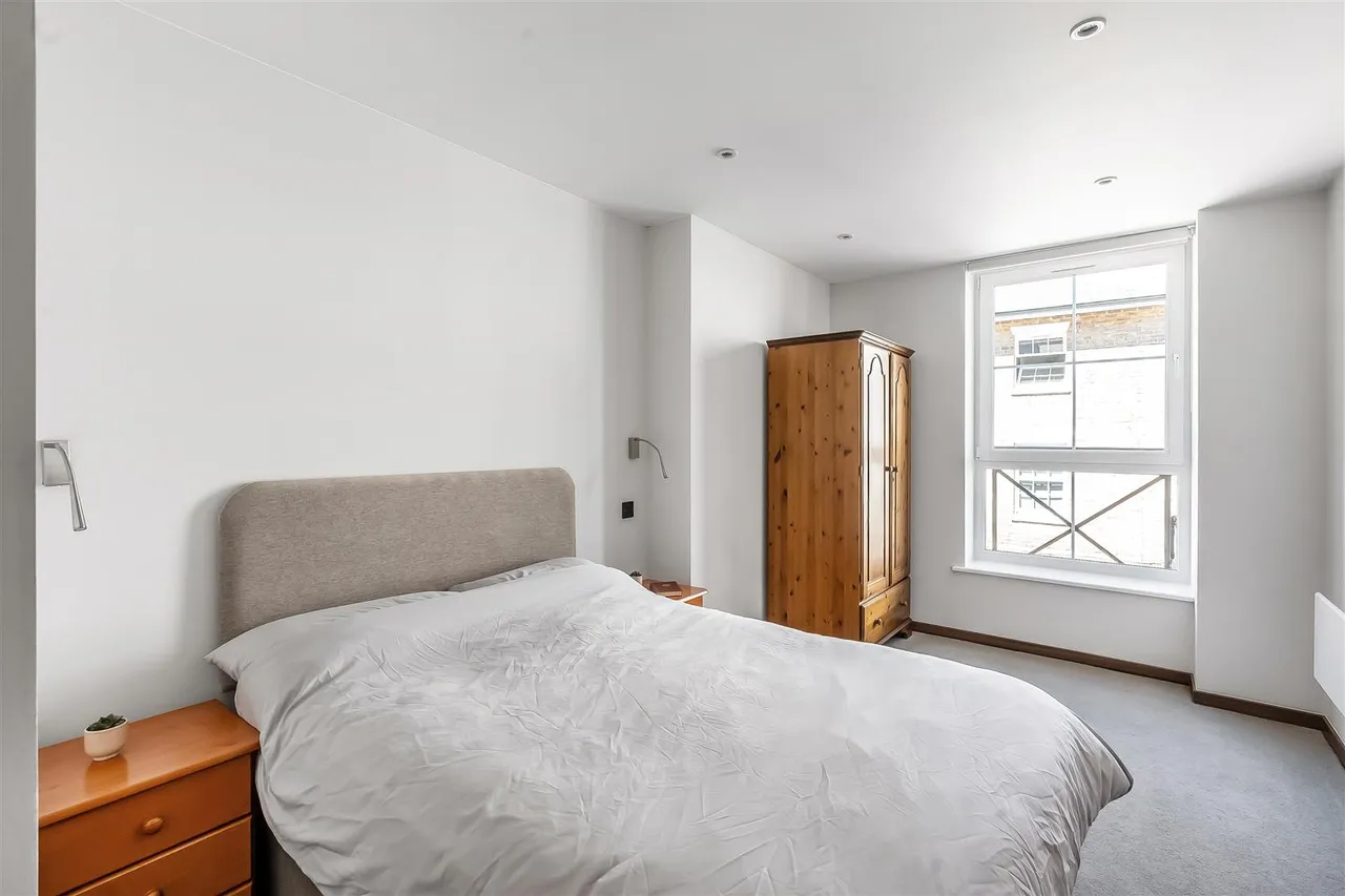 Bridge Street, Leatherhead, KT22, photo 4