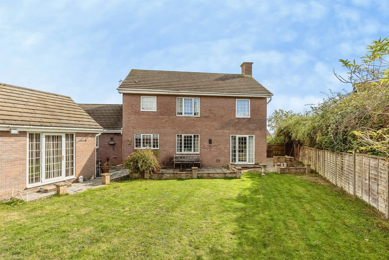 Tyler Close, Hanham, BS15, photo 4